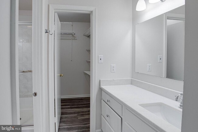 Building Photo - 9620 Masterworks Dr