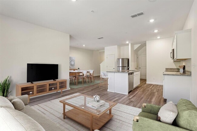 Building Photo - 2607 Grey Hawk Dr