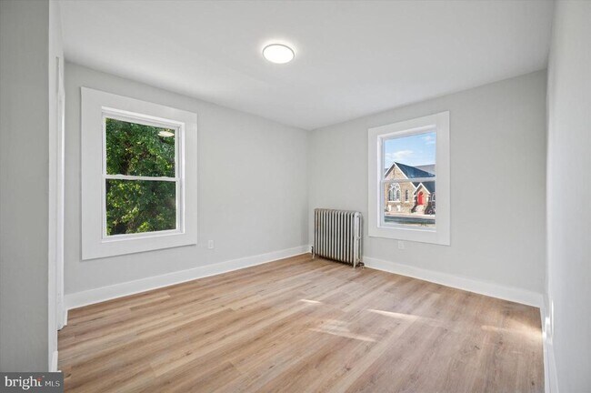 Building Photo - 6328 N Beechwood St