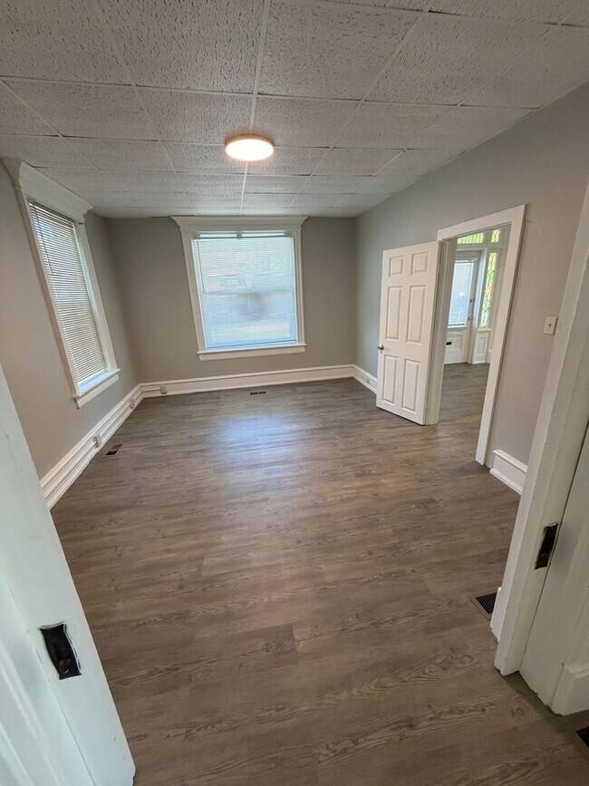 Building Photo - 4216 W Penn Ave