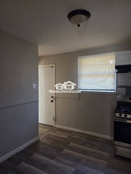 Building Photo - 104 Fenwick Dr