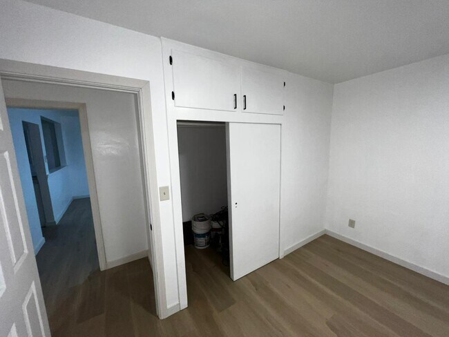 Building Photo - 2264 Smythe Ave