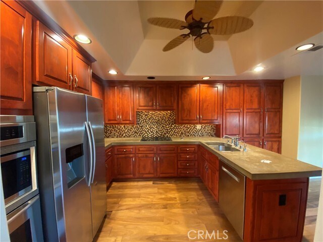 Building Photo - 6031 Shadowbrook Cir