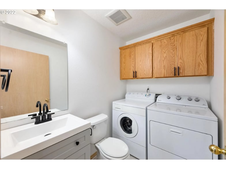 Building Photo - 3552 SE 66th Ave