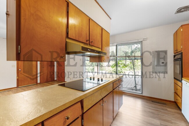 Building Photo - 2532 N Amidon Ave
