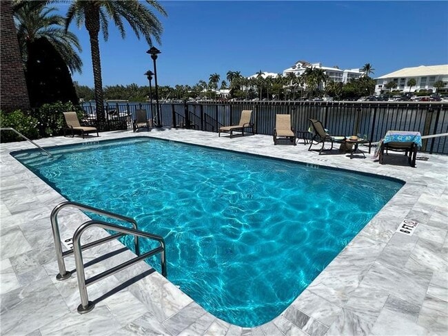 Building Photo - 1800 S Ocean Dr