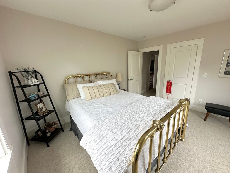 2nd Bedroom - 504 Montgomery St