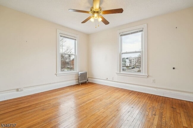 Building Photo - 44 Elm St