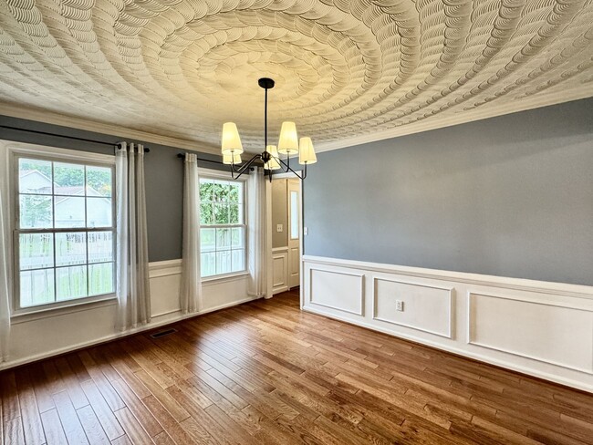 Building Photo - Ready NOW! A Spacious Home in Beautiful Pi...