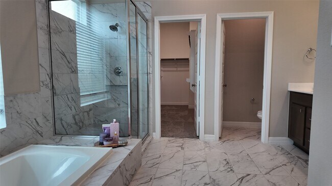 Building Photo - 360 Mallorn Ln