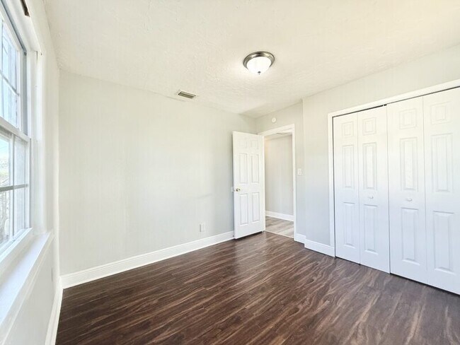 Building Photo - 5506 Staley Dr