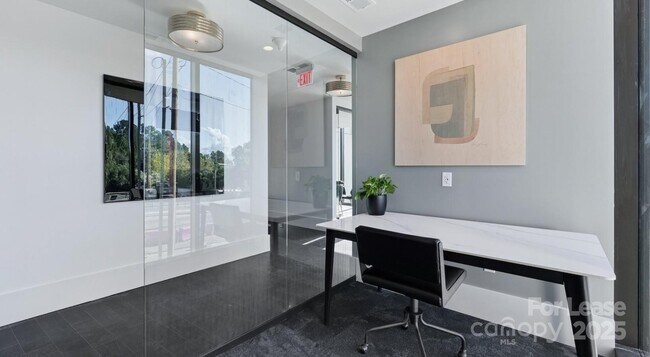 Building Photo - 1007 S Mint St