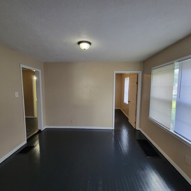 Building Photo - Christian Park area 2BR House for LEASE!