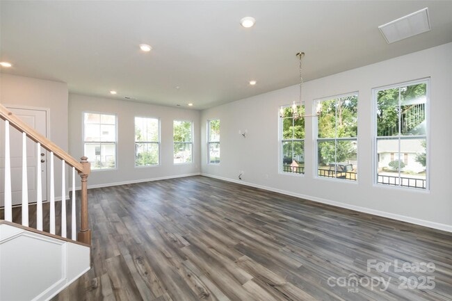 Building Photo - 2550 Lydia Ave