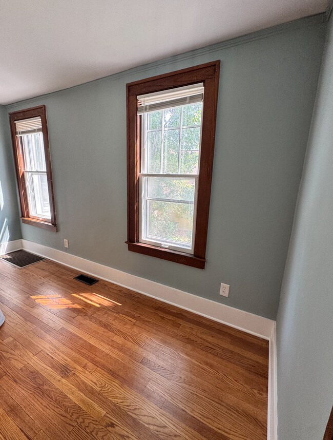 Building Photo - Spacious 4-Bedroom Home with 2 Kitchens | West Ann Arbor