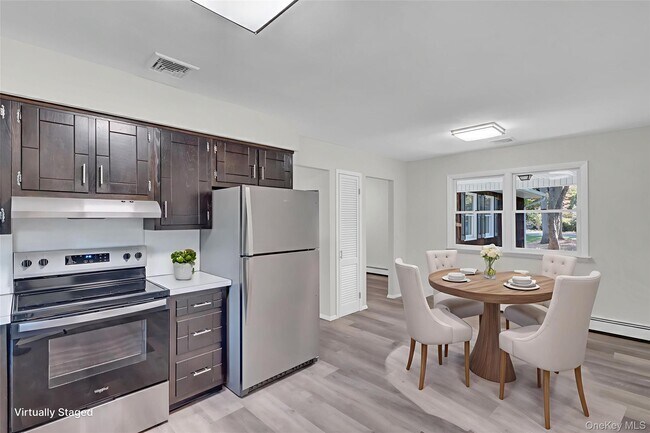 Building Photo - 7 Canterbury Ct