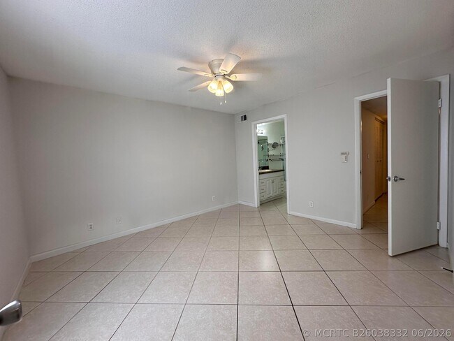 Building Photo - 815 Boynton Beach Blvd