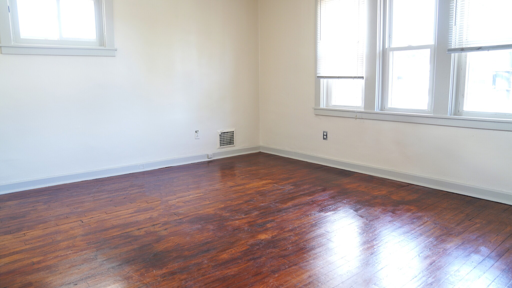 Building Photo - 3406 Beechwood Blvd