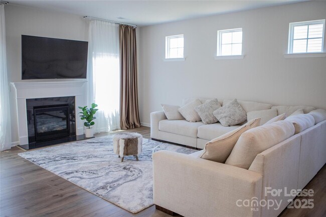 Building Photo - 13020 Lannister Dr