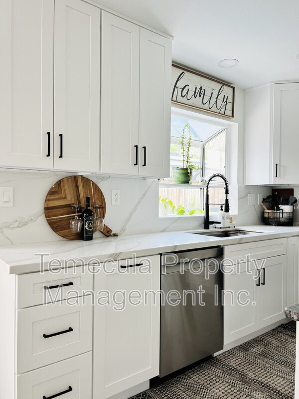 Building Photo - 40536 New Town Dr