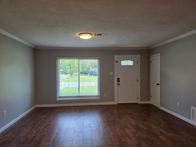 Building Photo - Gautier Property