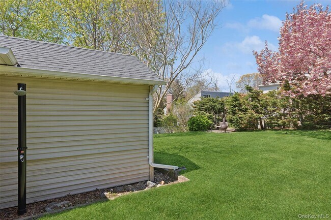 Building Photo - 1600 Captain Kidd Dr