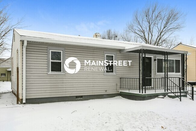 Building Photo - 3 Bedroom Pet-Friendly Home in Indianapolis, IN with Main Street Renewal