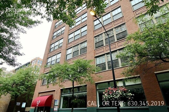 Primary Photo - Available Now! Sprawling Sun-drenched 1Bed...