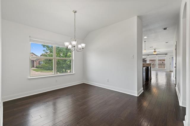 Building Photo - 920 Kinghaven Dr
