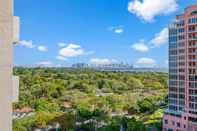 Building Photo - 90 Edgewater Dr