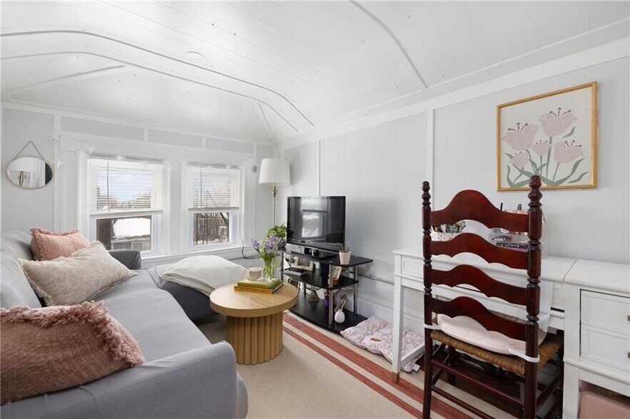 Building Photo - 10 Braman St