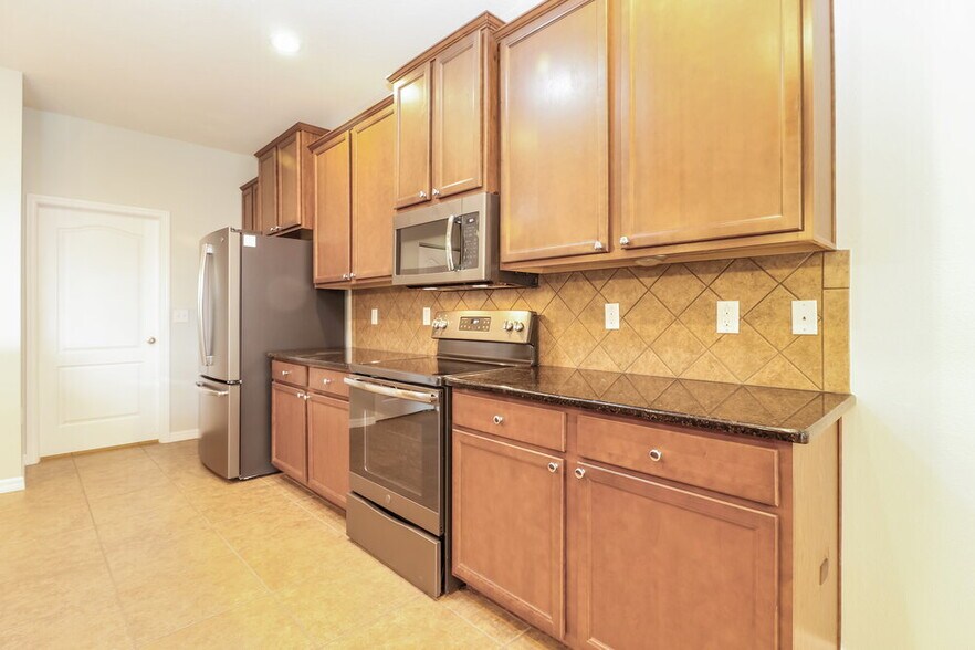 Building Photo - 6442 Twin Bridges Dr