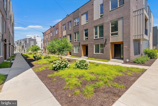 Building Photo - 3213 Birchview Walk