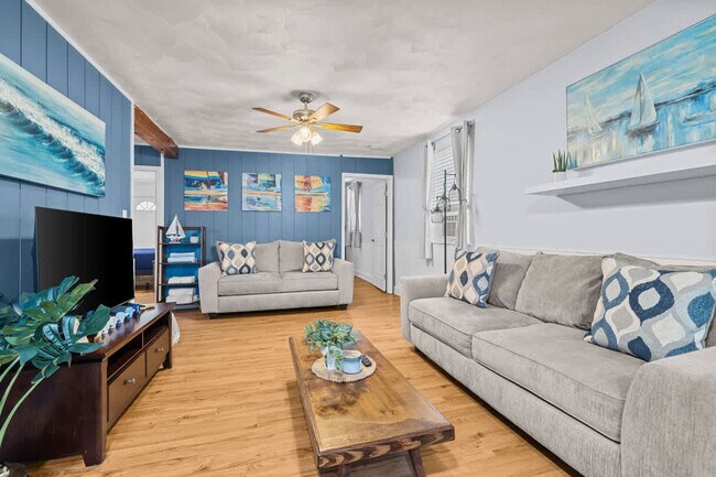 Building Photo - 1427 W Ocean View Ave