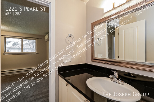 Building Photo - 1221 S Pearl St