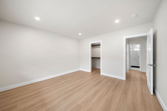 Building Photo - 1805 Clay St