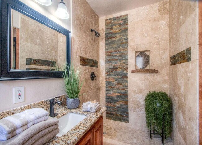 Building Photo - Bahama Palms, Newly Renovated Downtown Riverside Retreat!