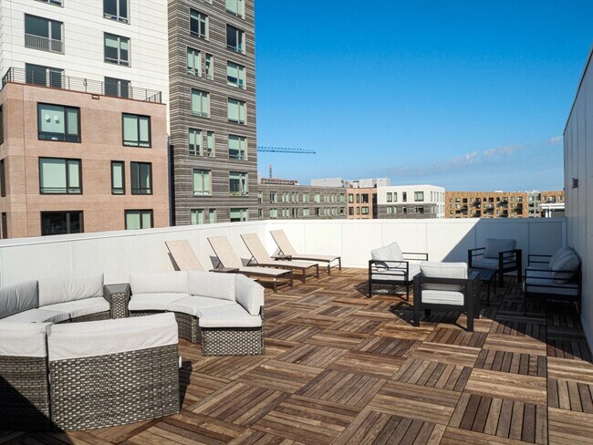 Building Photo - 38 Hichborn St