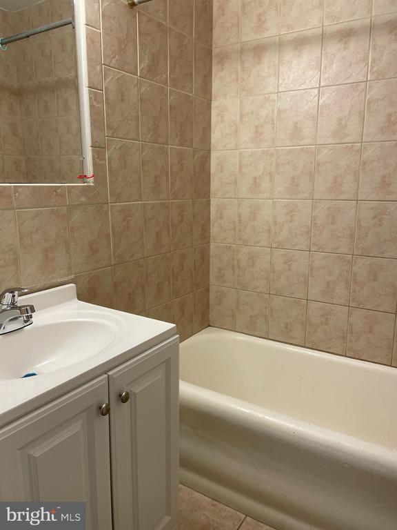 Building Photo - 1324 Locust St