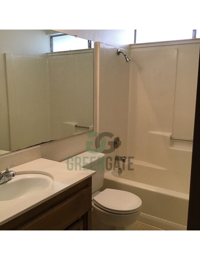 Building Photo - 941 Claremont Ct