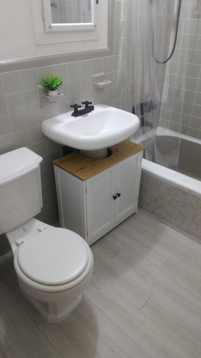 Building Photo - 260 SW 48th Ct