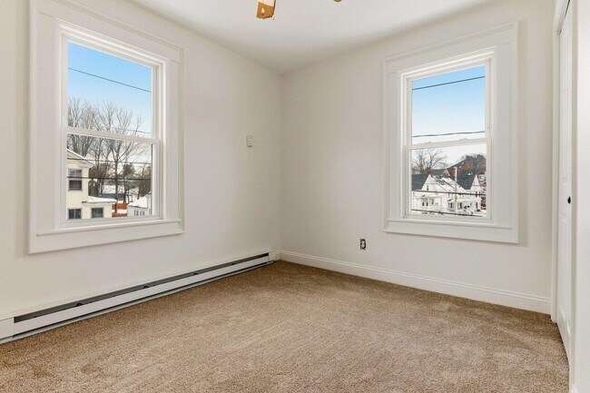 Building Photo - 72 Union St