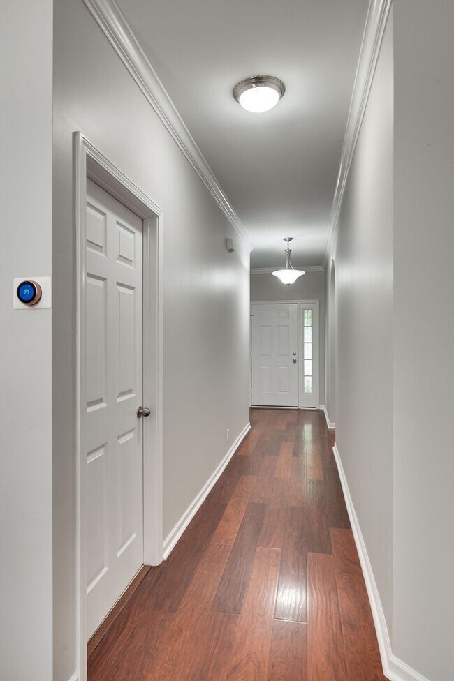 Building Photo - 902 Catlow Ct