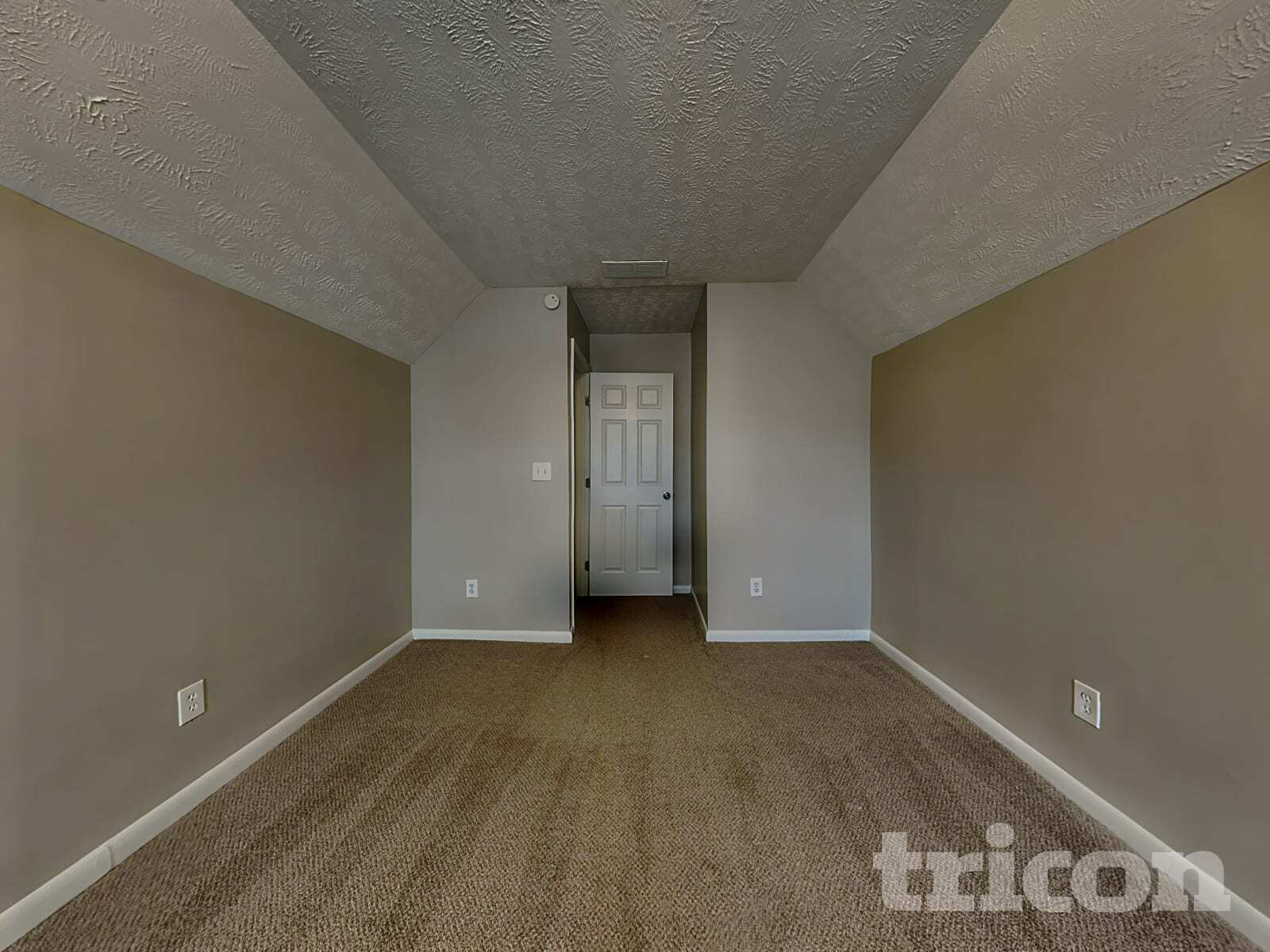 Building Photo - 25 Bermuda Cir