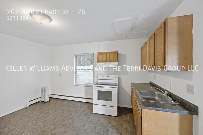 Building Photo - 202 N East St