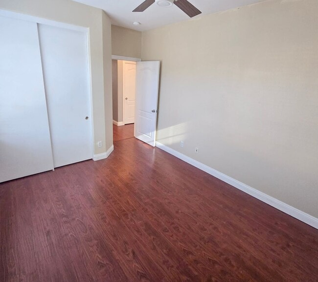 Building Photo - 11336 parkdale Ave