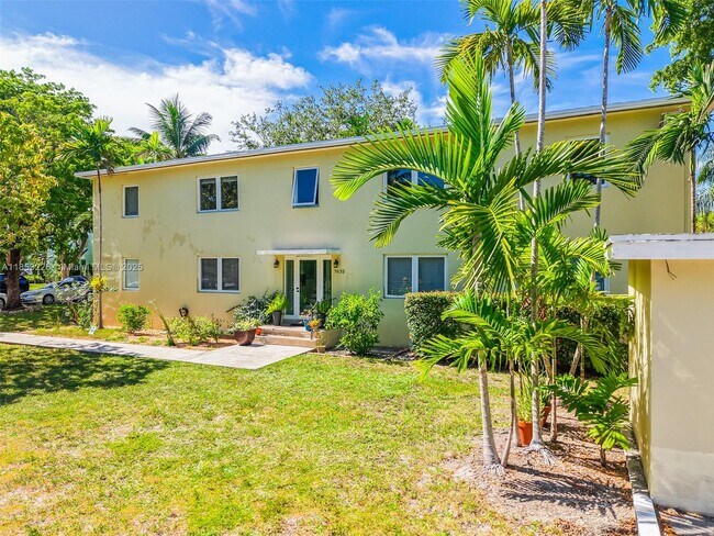 Building Photo - 7635 SW 56th Ave