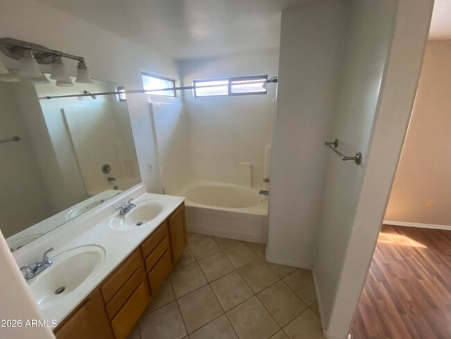 Building Photo - 2033 E Saratoga St