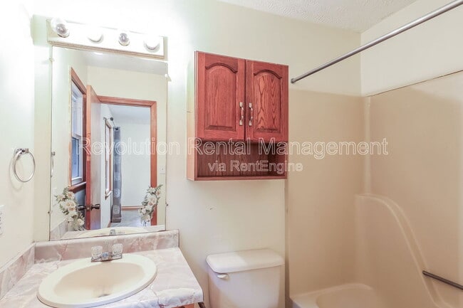 Building Photo - 175 Highland Cir