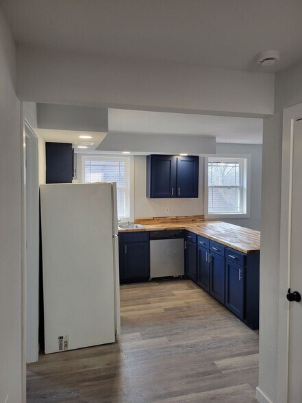 Building Photo - 403 Locust St